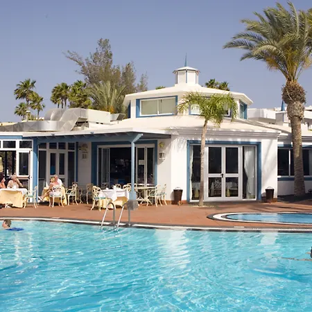 Aparthotel Fariones 3*